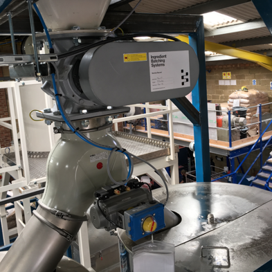 Rotary valve and gravity diverter valve