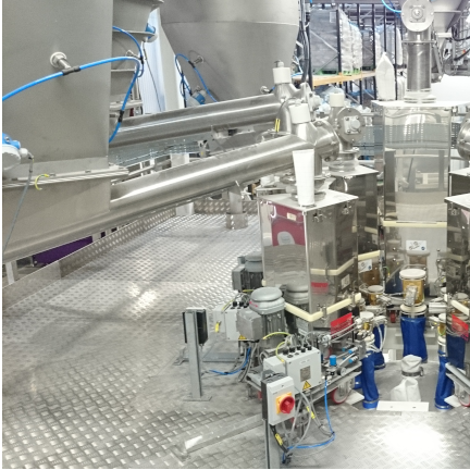 Screw feeder to loss in weight feeder Screw feeder to loss in weight feeder